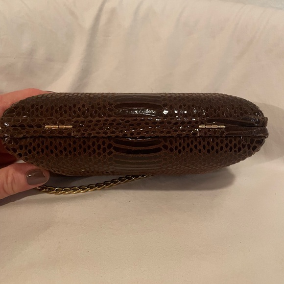 Elegant Brown Leather Clutch with Gold Chain - Picture 3 of 8